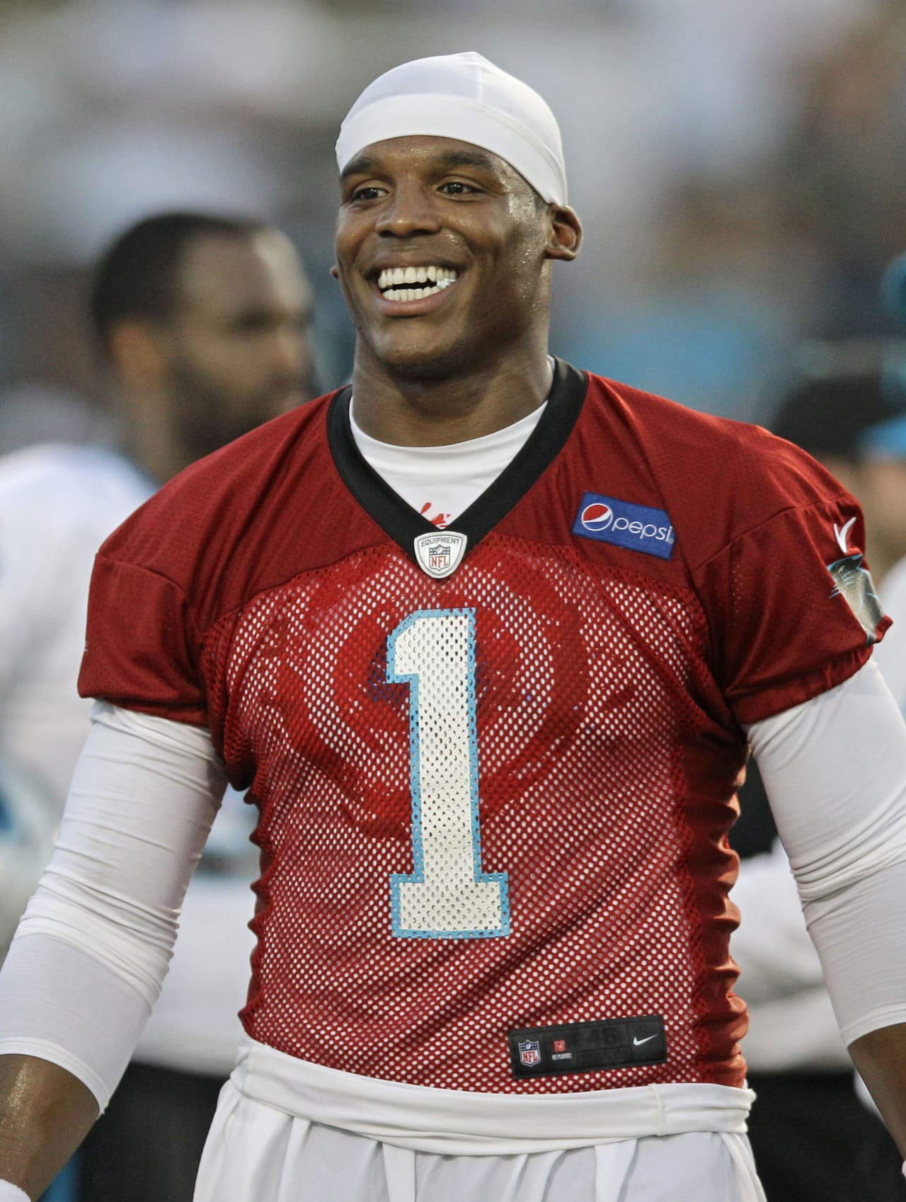 Cam Newton sobre recibir golpes: "No estoy en el deporte de la bailarina"