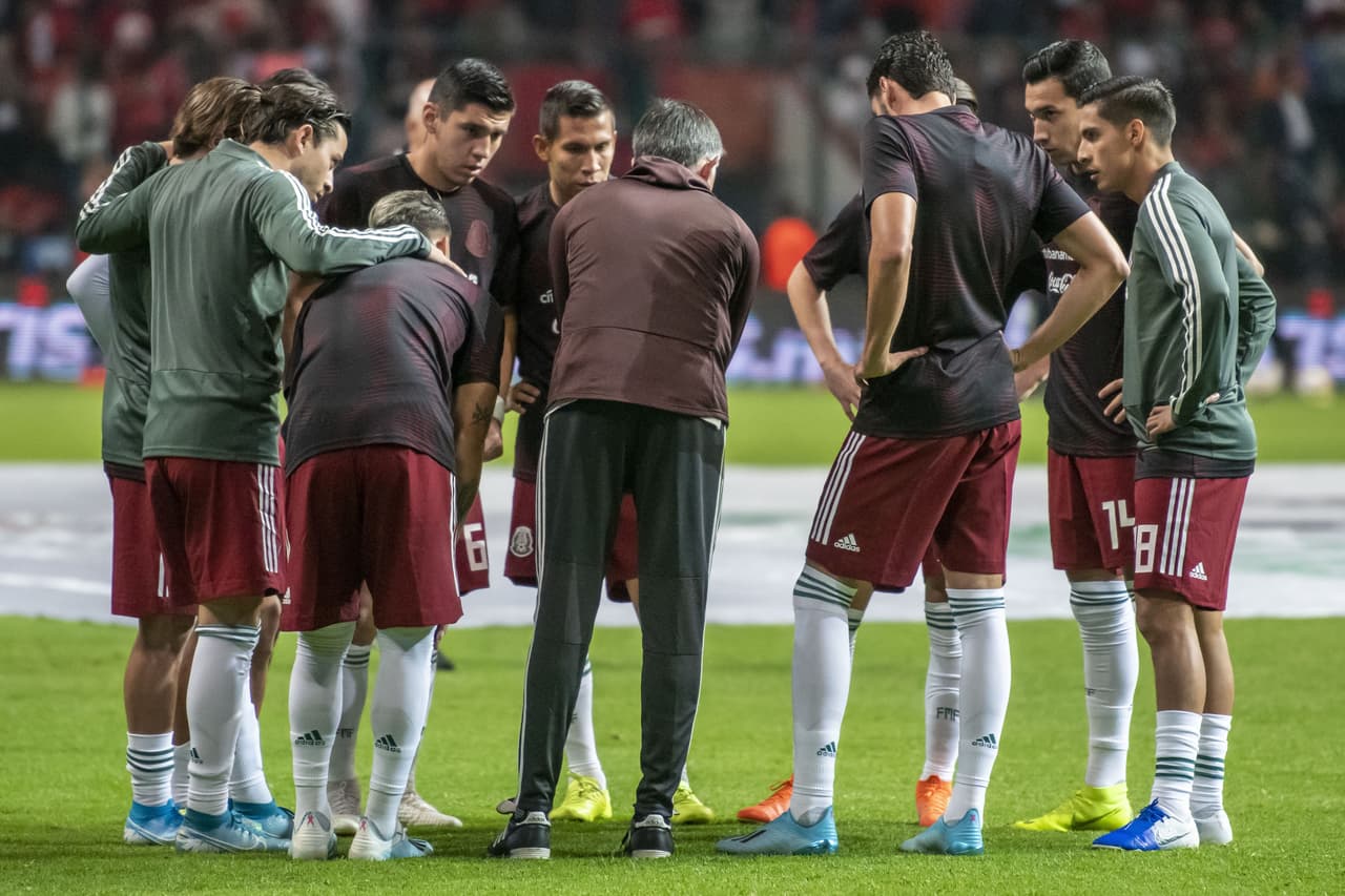 Aficionados y jugadores se preparan para vivir la emoción del encuentro en el Estadio Nemesio Diez.