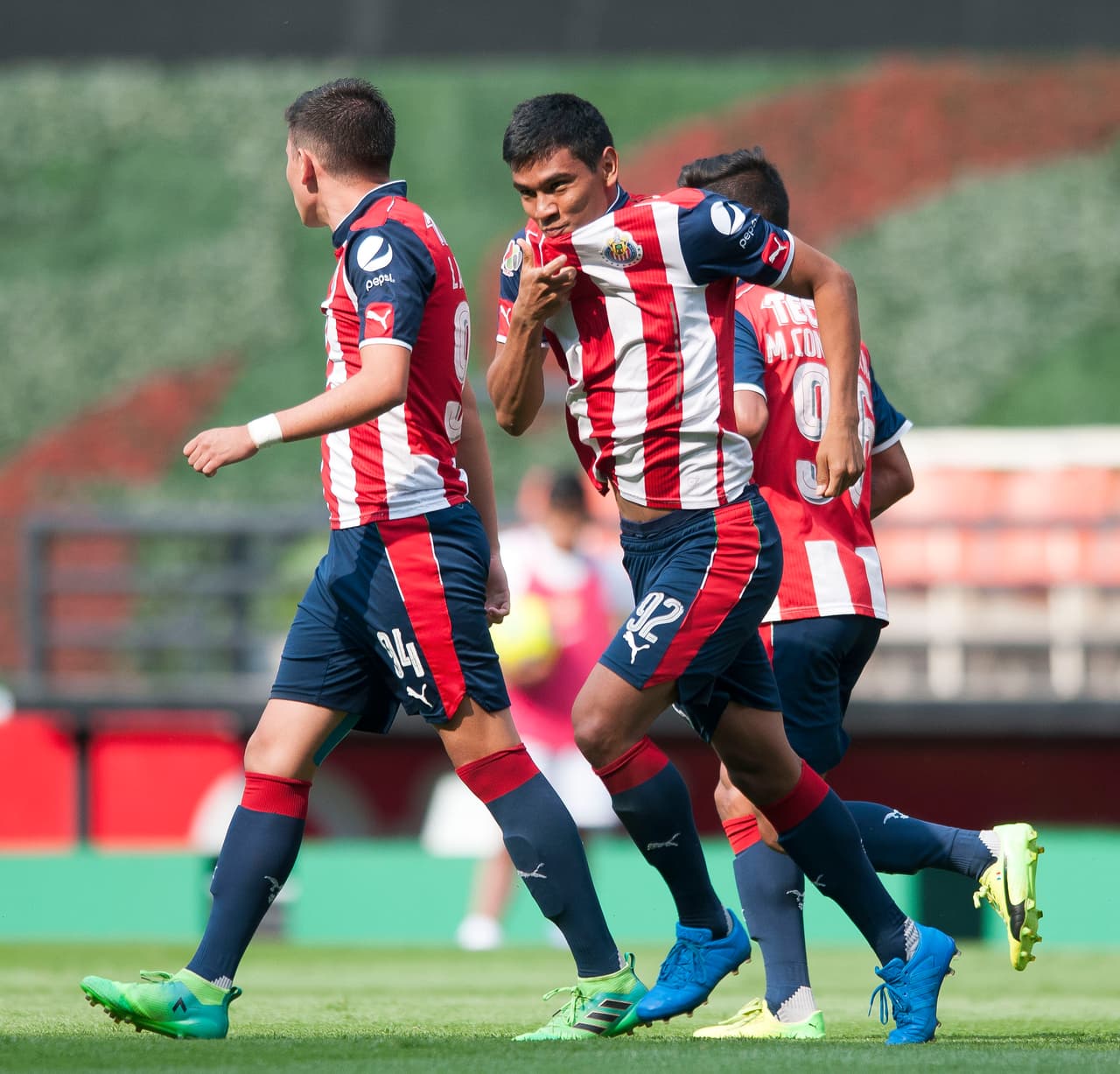 Ángel Gregorio López Solórzano es un futbolista que juega como Mediocampista, su actual equipo es el Club Deportivo Tudelano de la Segunda División de España.