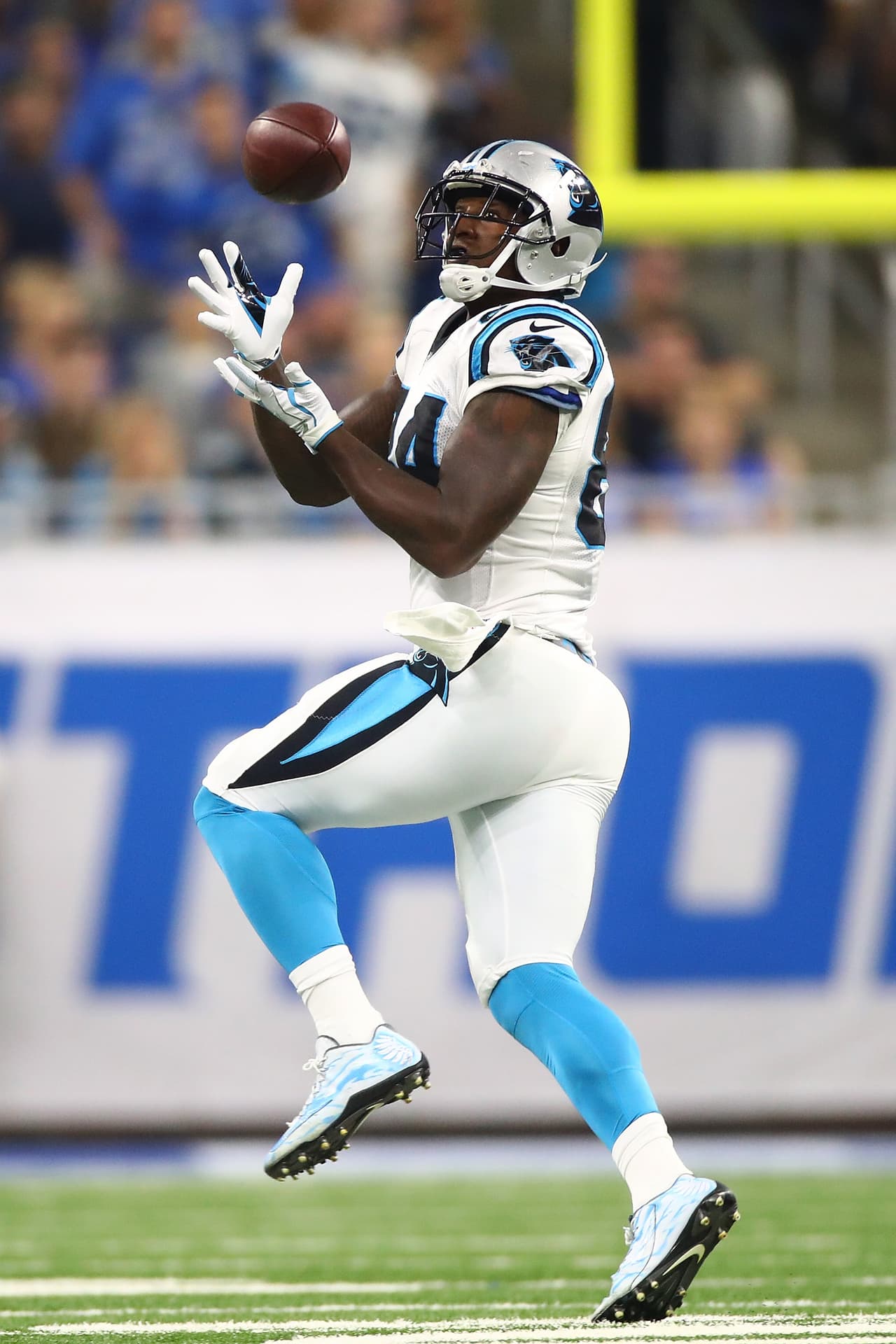 Por Carolina, Kelvin Benjamin sumó 58 yardas en 4 recepciones, incluyendo una de anotación.