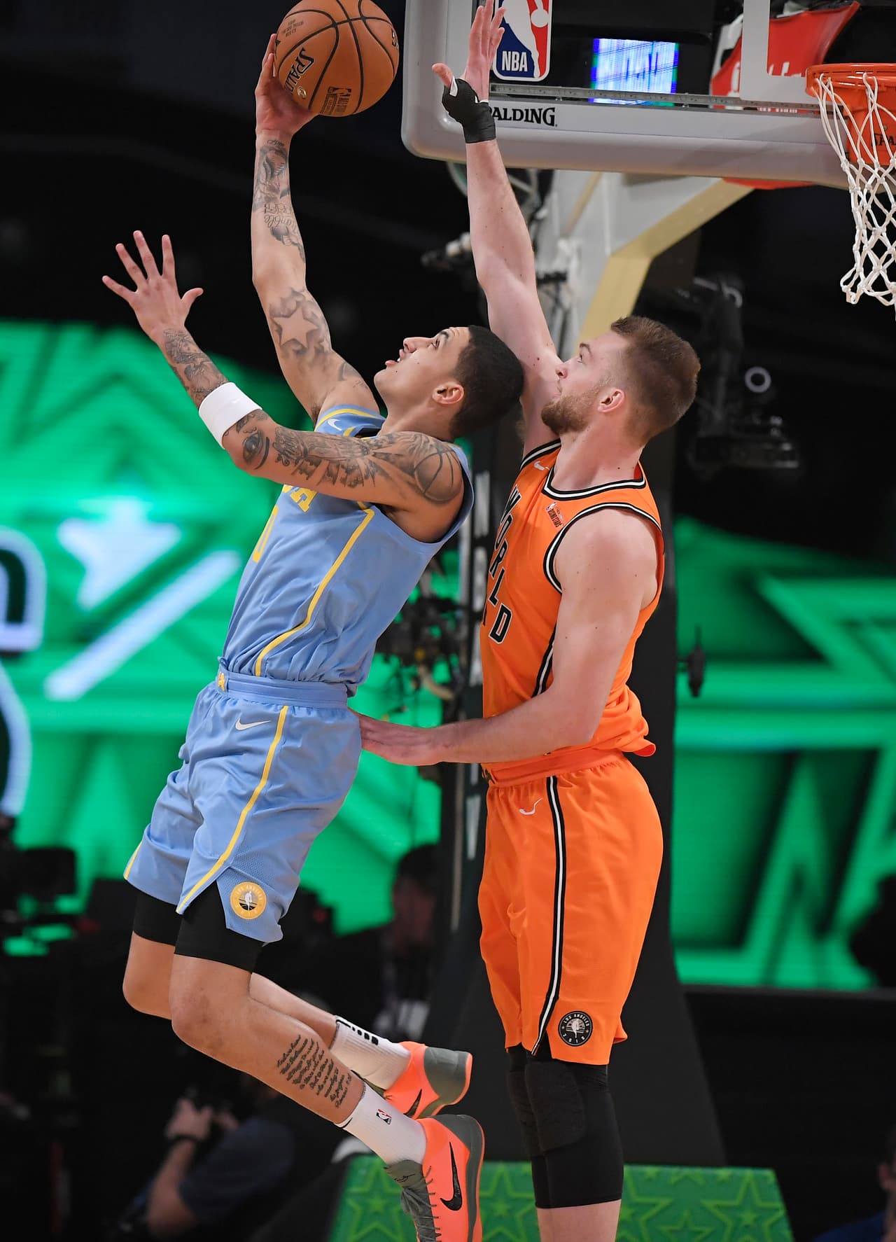 El equipo estadounidense de 10 hombres pasó apuros para mantenerle el ritmo a la decena que representa a jugadores de otros países, desde Canadá a Croacia y Camerún.