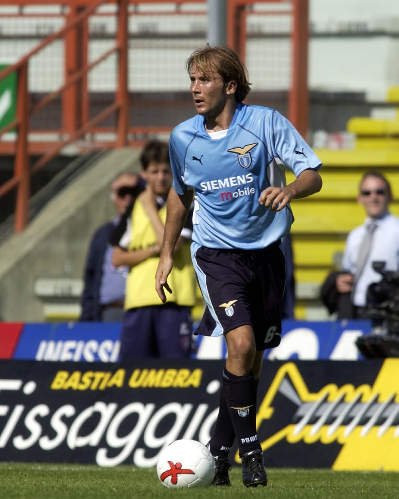 Mendieta con el Valencia alcanzó dos finales de Champions League y pasó a la Lazio en 2001 por 48 millones de euros.