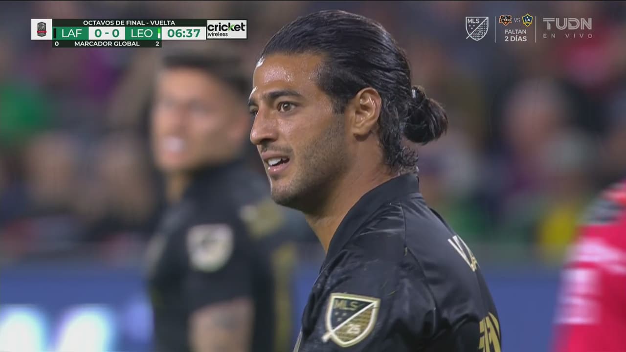 ¡Susto para el León! Primera de peligro del LAFC y Carlos Vela falla
