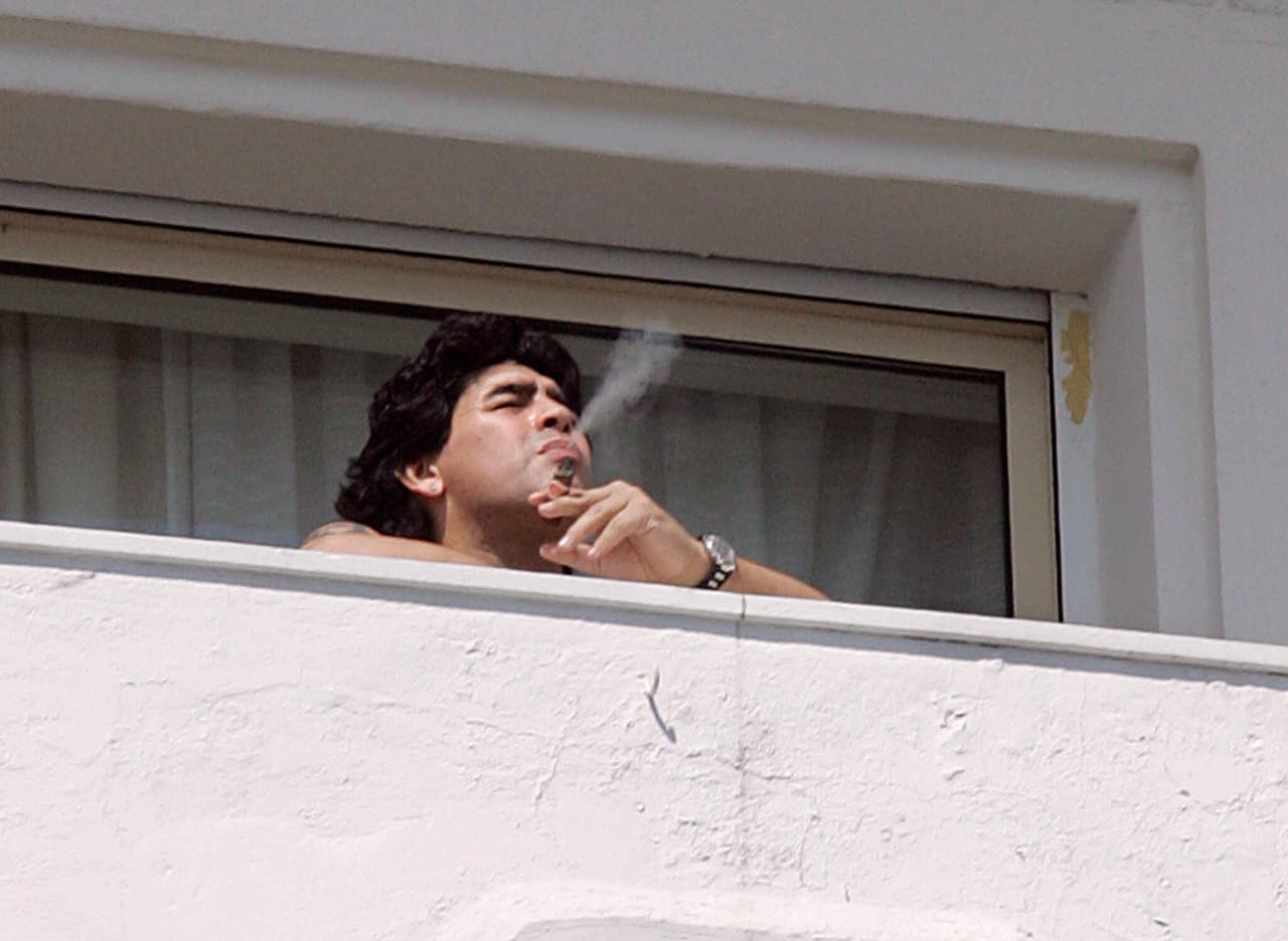Entorno de Diego Maradona le facilitaba alcohol y marihuana