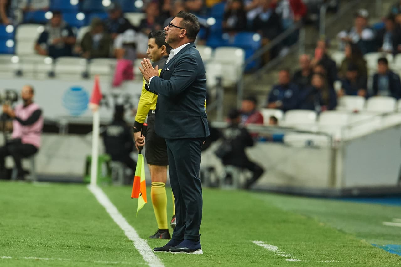 Antonio "Turco" Mohamed - Monterrey - Experimentado
<br>
<br>El director técnico argentino y naturalizado mexicano ha llegado a finales con tres equipo diferentes como lo son Tijuana, América y Monterrey. El turco tiene dos títulos uno con tijuana y otro con el América. En su paso por Monterrey logró llegar a dos finales, mismas que perdió contra Pachuca y otra contra el acérrimo rival Tigres.