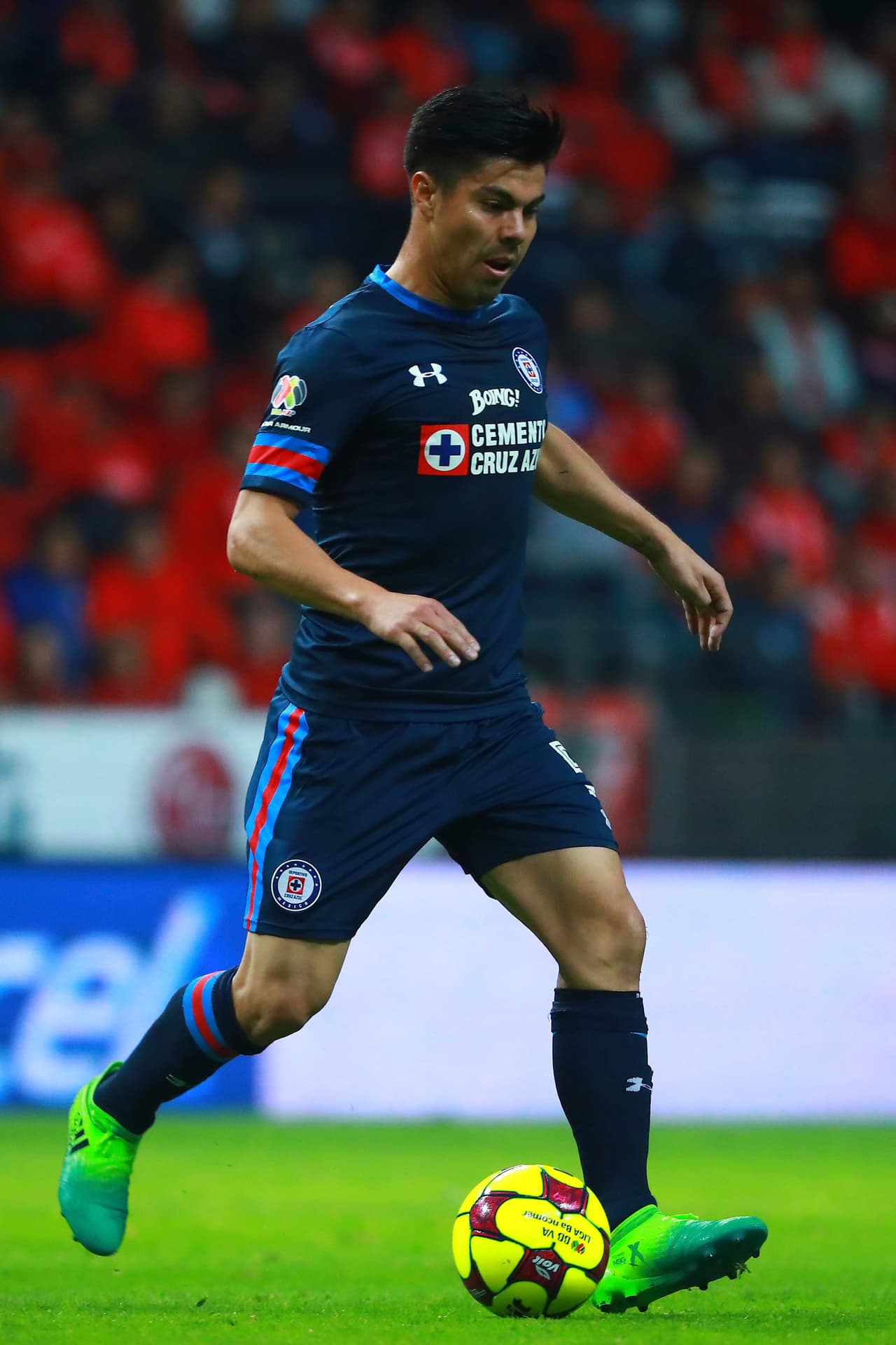 Francisco Silva del Cruz Azul de la Liga MX puede jugar como zaguero o medio de contención y por eso está llamado.