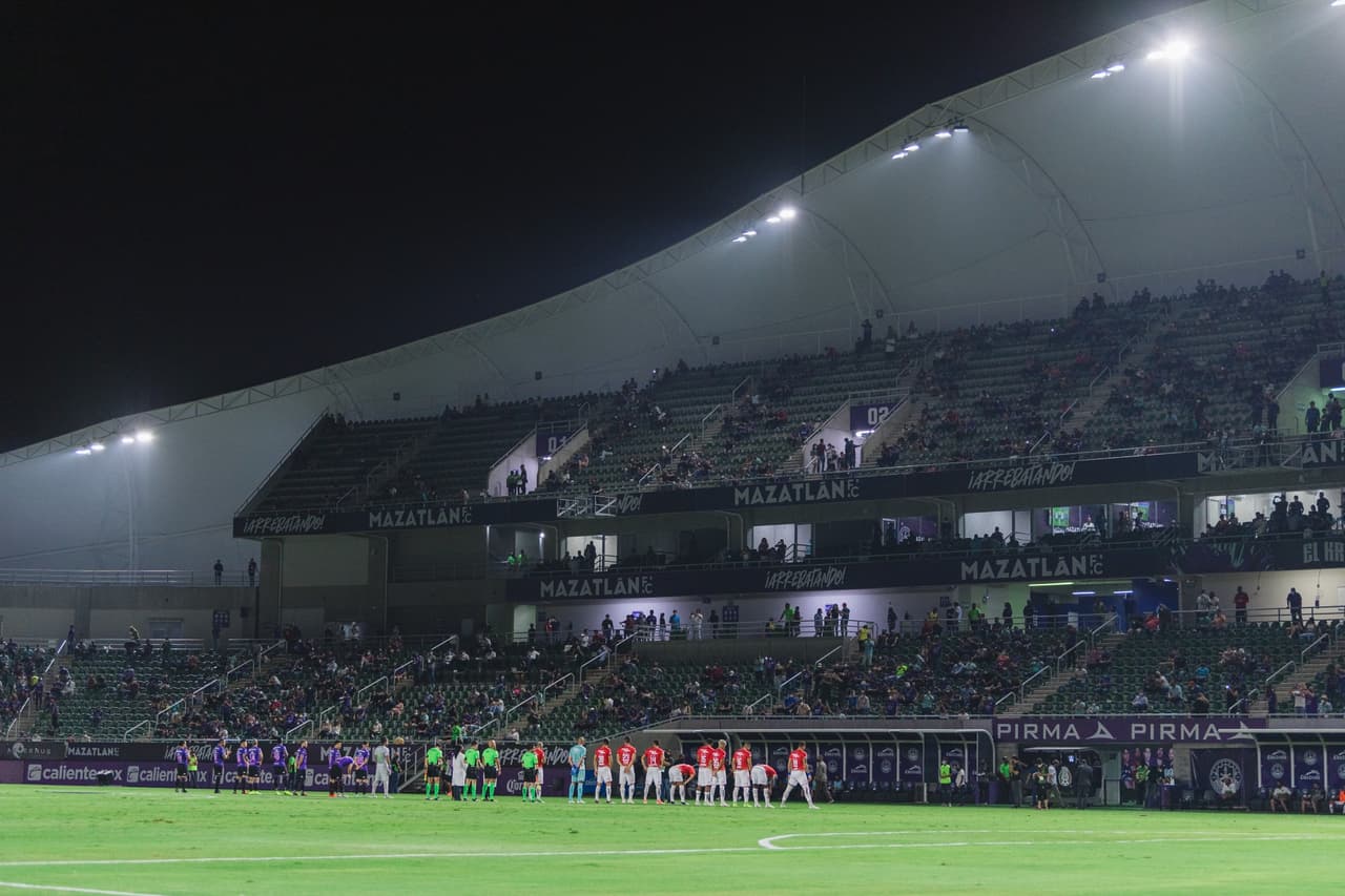 Los Bravos buscaban sumar para colarse a zona de clasificación al repechaje.