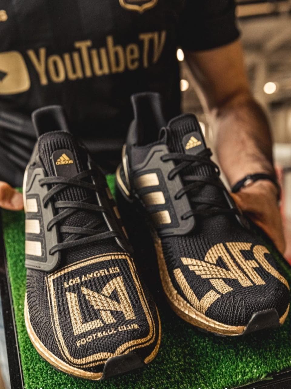 El actor y aficionado mexicano del conjunto angelino es la imagen del nuevo producto del equipo de Los Ángeles.