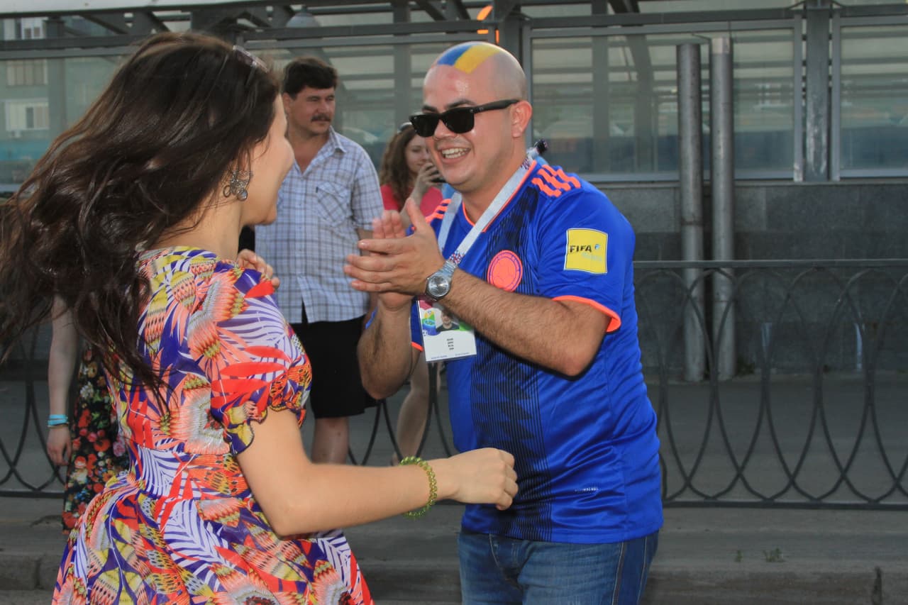 El espiritu festivo se combinó con el baile de los colombianos en las calles de Kazán.