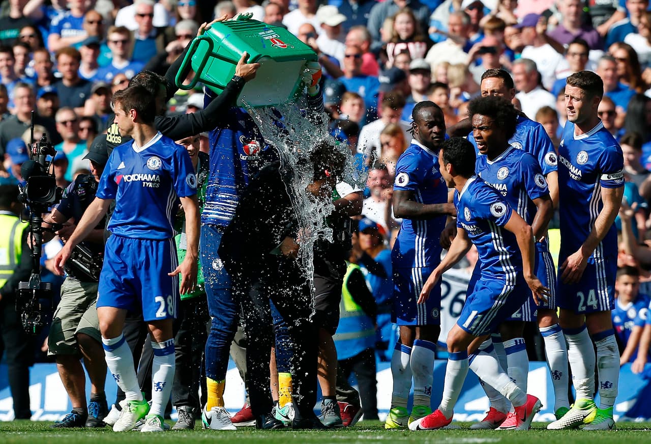 Son los vigentes campeones de Inglaterra y quieren hacerse respetar contra los nuevos ricos: el PSG de Neymar y el Manchester City de Guardiola.
<b>Esto, a pesar del divorcio más caro de la historia.</b>