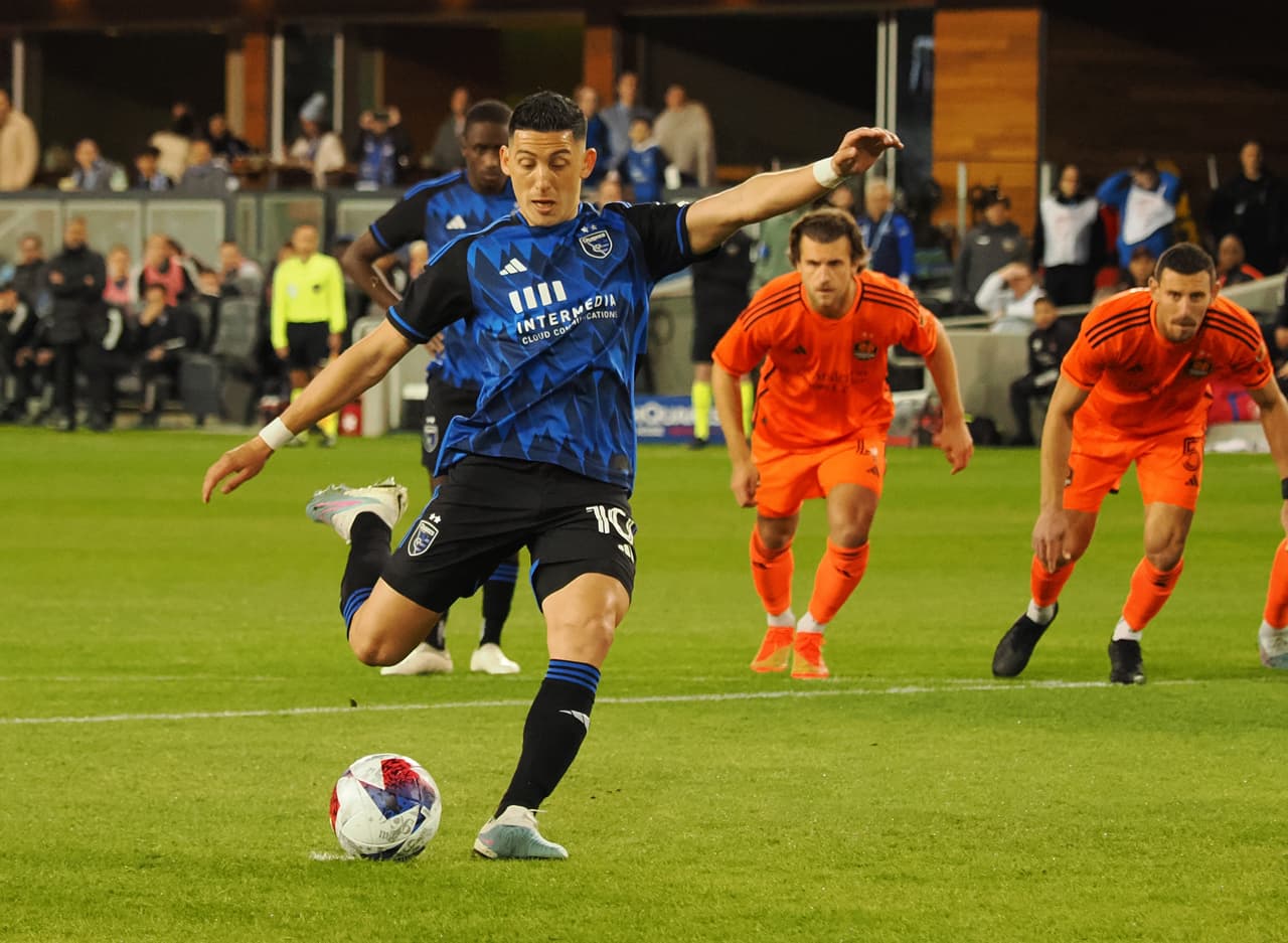 Delantero - CRISTIAN ESPINOZA (San Jose Earthquakes)