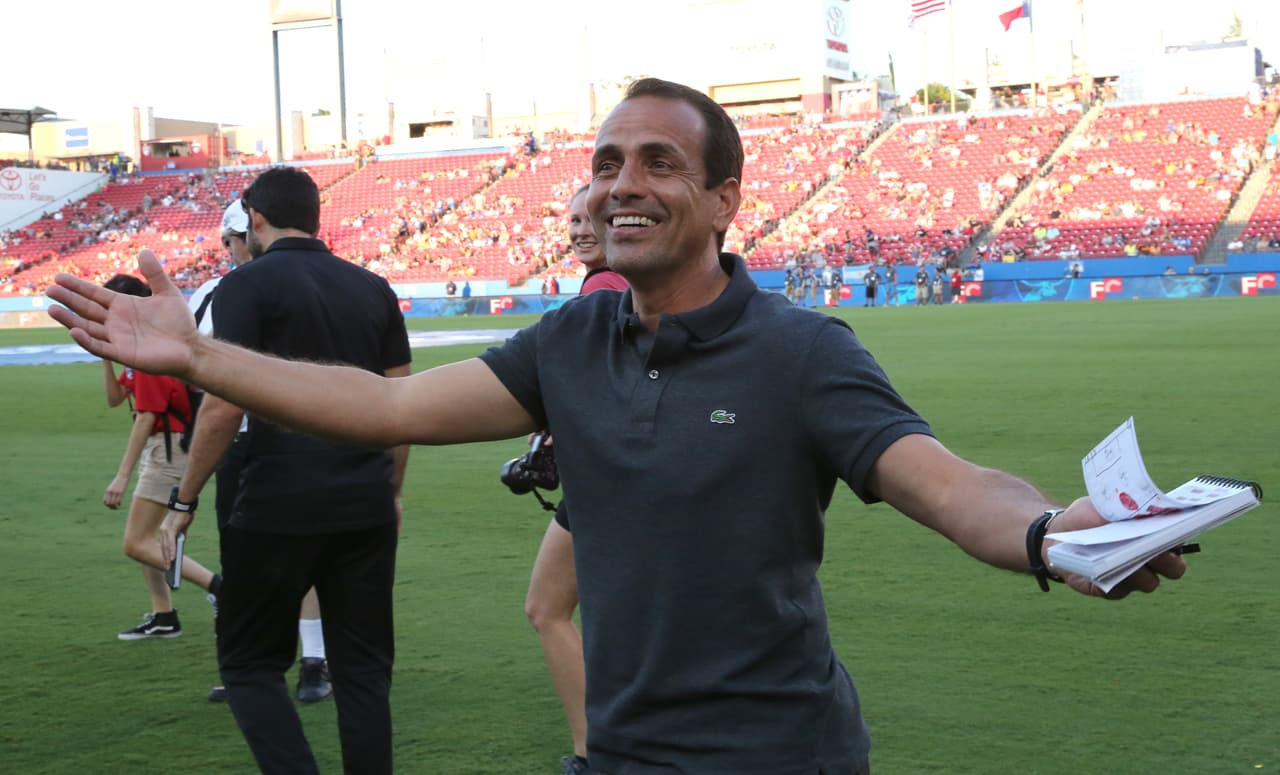 Sin embargo, ha surgido con fuerza el nombre del colombiano Óscar Pareja, actual entrenador del FC Dallas, como el posible nuevo técnico de Xolos.