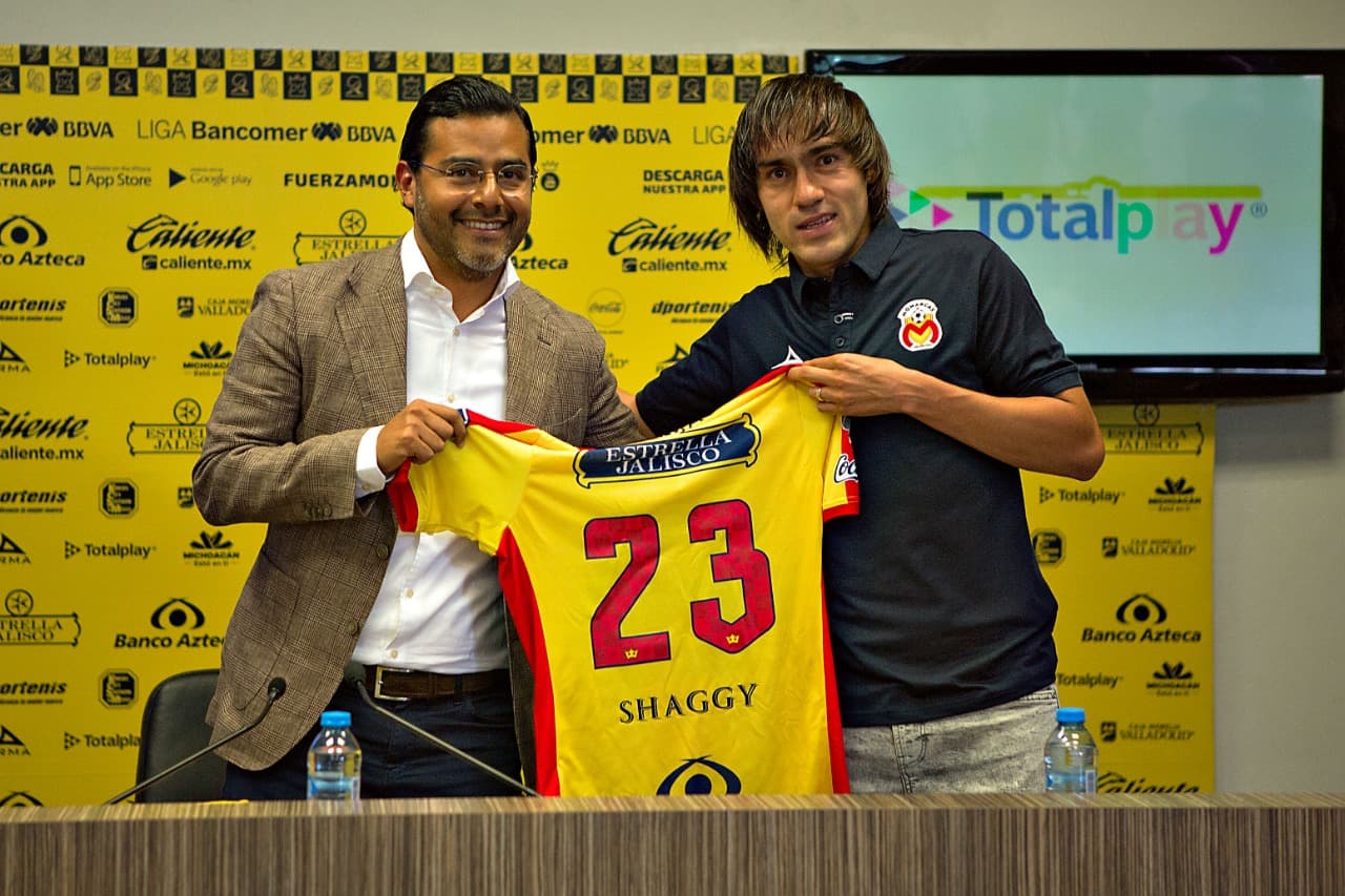 Luis Ángel Mendoza y Jose Martínez (foto) se vistieron con los colores de Monarcas Morelia al ser presentados como nuevos refuerzos del equipo con miras al Apertura 2019 de la Liga MX.