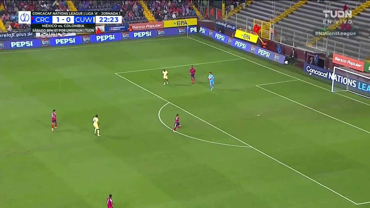 ¡GOL!  anota para Costa Rica. Carlos Mora