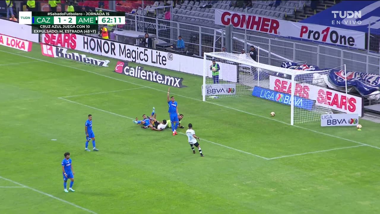 ¡GOOOL! Henry Martín anota para América.