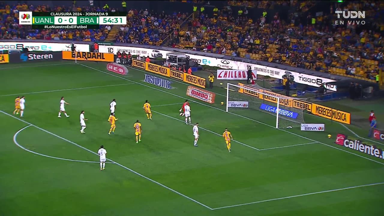 ¡TIRO ATAJADO! disparo por Marcelo Flores.