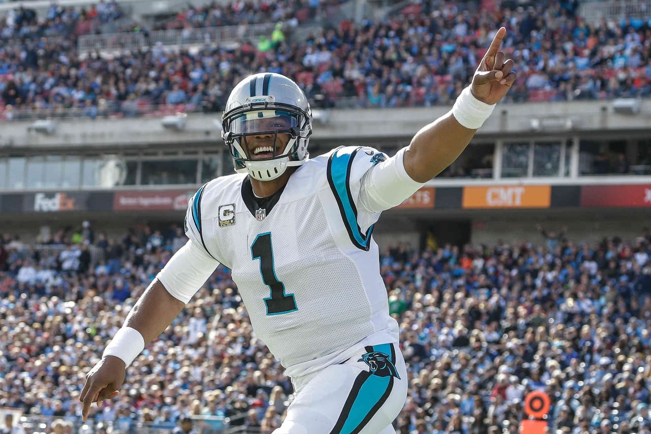 2. CAROLINA PANTHERS - El único invicto en la Conferencia Nacional. Ofensiva 16, defensiva 10 de la NFL, todos esperan y pronostican que se van a derrumbar, mientras siguen ganando. Los queda en su calendario recibir a Washington, Atlanta y Tampa Bay. Estarán de visita en Dallas, New Orleans, New York Giants y Atlanta.