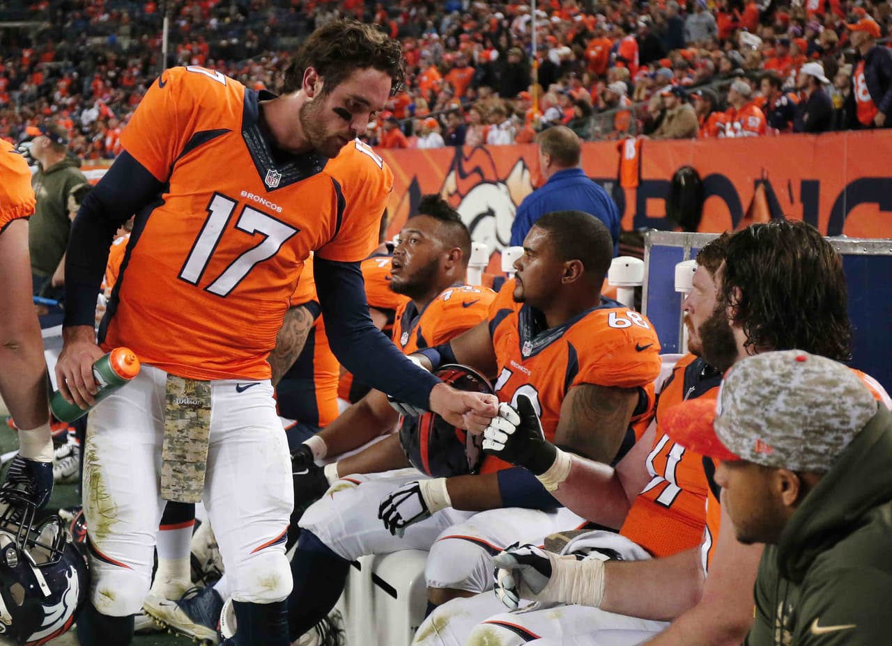 6. DENVER BRONCOS - Dos derrotas consecutivas que coinciden con la baja de juego por lesión en la espalda de su estelar defensivo DeMarcus Ware. Otra baja es la de Peyton Manning quien tiene problemas con un píe. No es garantía que el suplente Brock Osweiler lo haga mejor que Peyton.