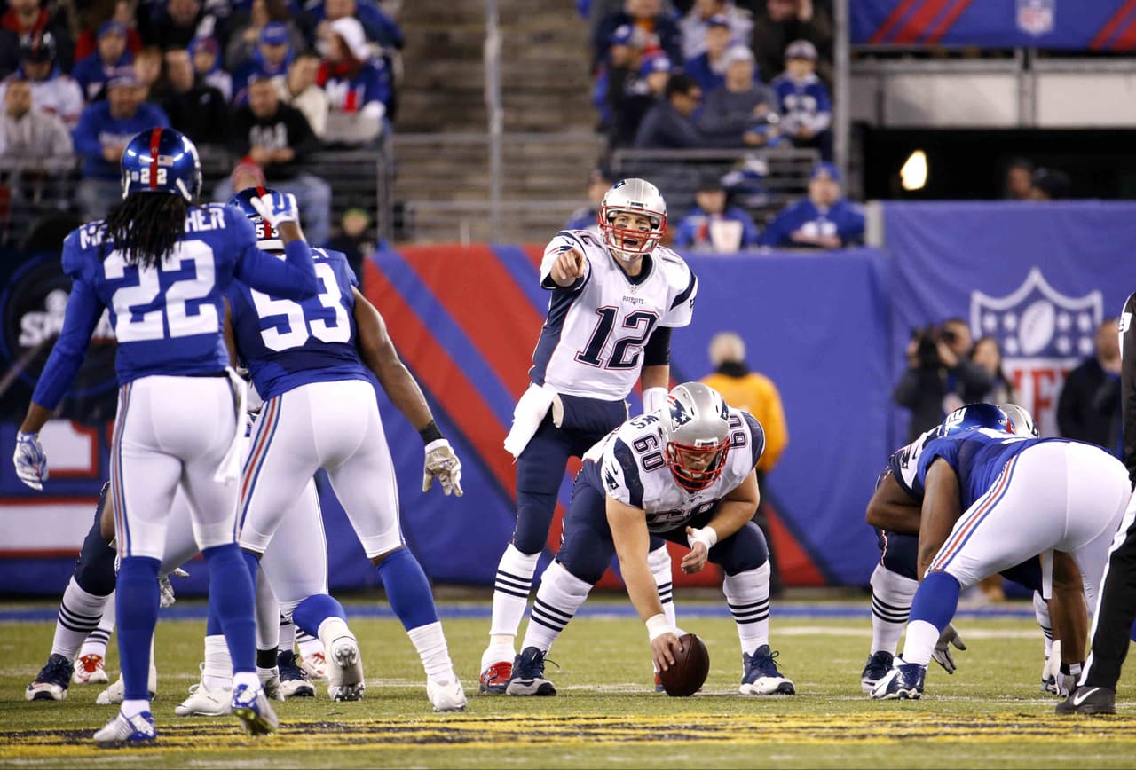 1. NEW ENGLAND PATRIOTS - Invictos 9 - 0 y con una victoria sobre los New York Giants que se supone no iban a lograr. ¿Pueden perfilar otra temporada invicta? Les quedan 3 partidos en casa: Buffalo, Philadelphia, Tennessee. Y 4 visitas: Denver, Houston, Jets y Miami.