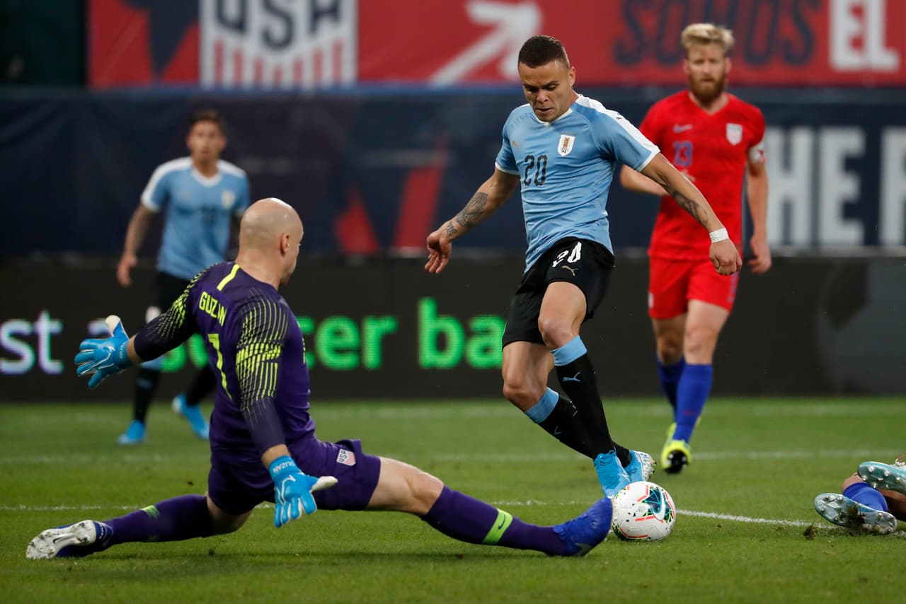 El equipo de las barras y las estrellas empata a un gol en casa ante la garra charrúa en partido amistoso. Los tantos fueron de Rodríguez al '50 y de Morris al '79.