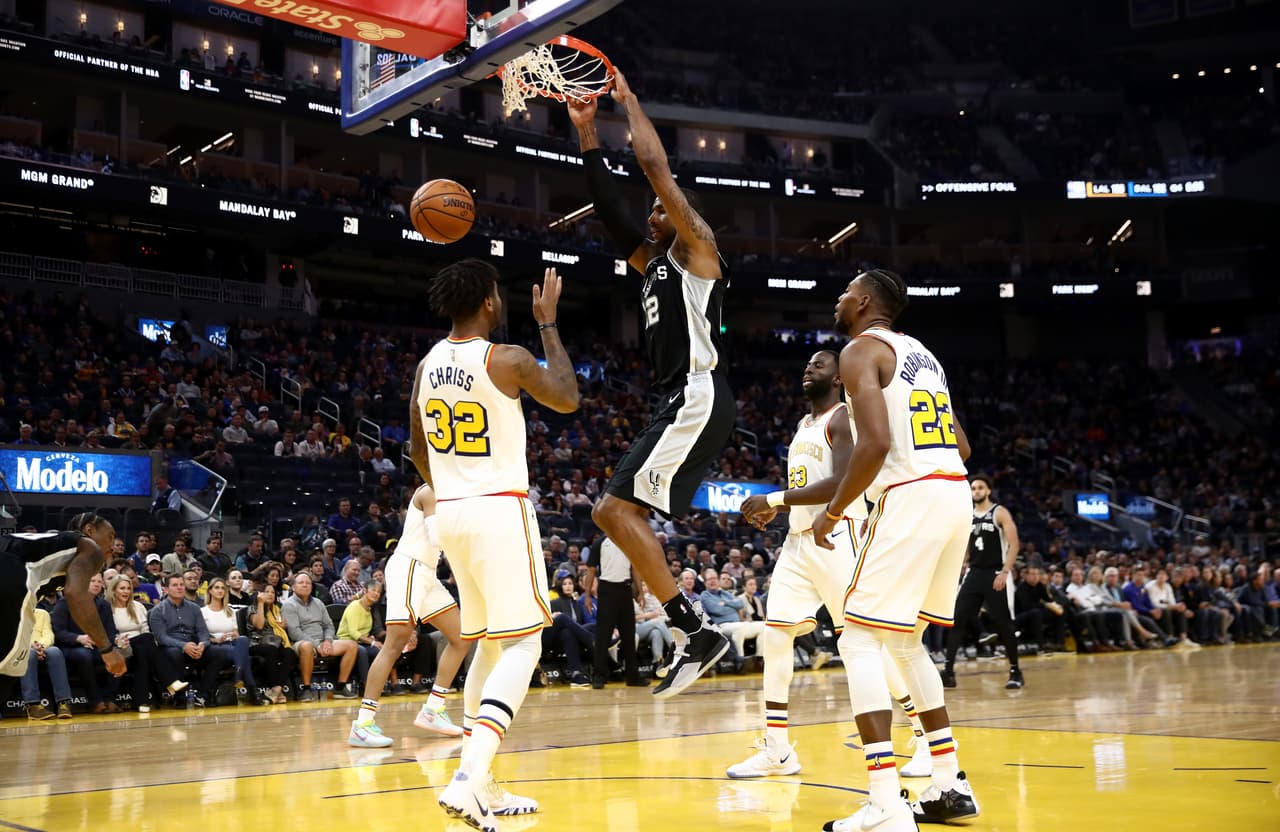 San Antonio Spurs tuvieron dos victorias y una derrota, no han mostrado mayor sorpresa, pues sus derrotas fueron ante equipos favoritos (Lakers y Clippers) y sus victorias ante equipos de similar nivel. Su récord es de 4-2.