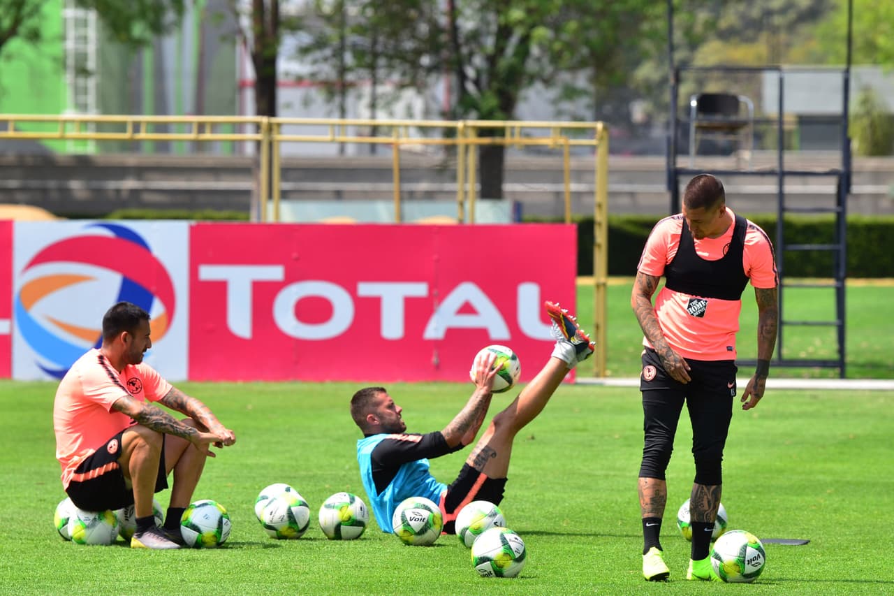 El francés Jérémy Menez estará a disposición de Miguel Herrera con América tras ocho meses. Así fue su entrenamiento y encuentro con los medios previo al duelo contra Necaxa, en el que estará en la banca por el Clausura 2019.
