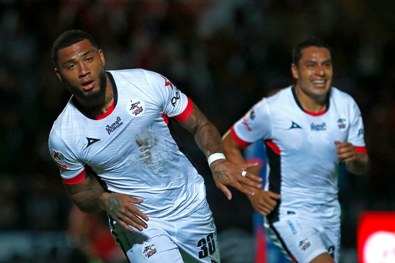 Rayados se relajó en el tramo final de la segunda parte, y Lobos aprovechó para acercarse con peligro. Al 70', Colin Kazim Richards empató el encuentro.