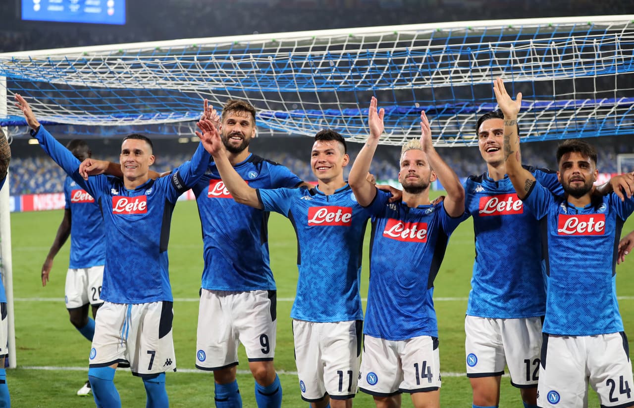 Napoli 2-0 Liverpool. Mertens y Llorente hicieron los goles del triunfo napolitano. Buen juego de Hirving Lozano.