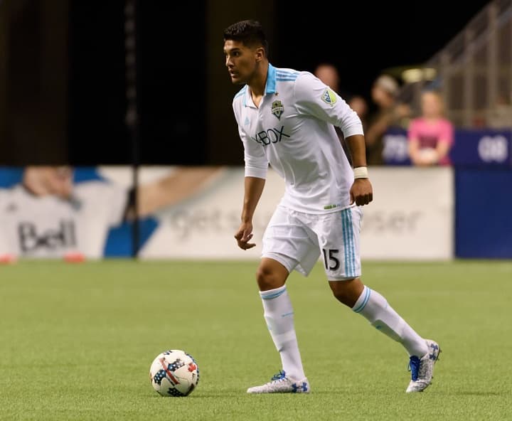 Alfaro en un juego con Seattle Sounders