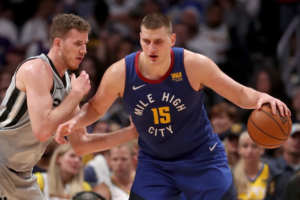 Lo mejor del Juego 5 de la serie de Playoffs de la Conferencia del Oeste entre los Denver Nuggets y los San Antonio Spurs en Pepsi Center en imágenes.