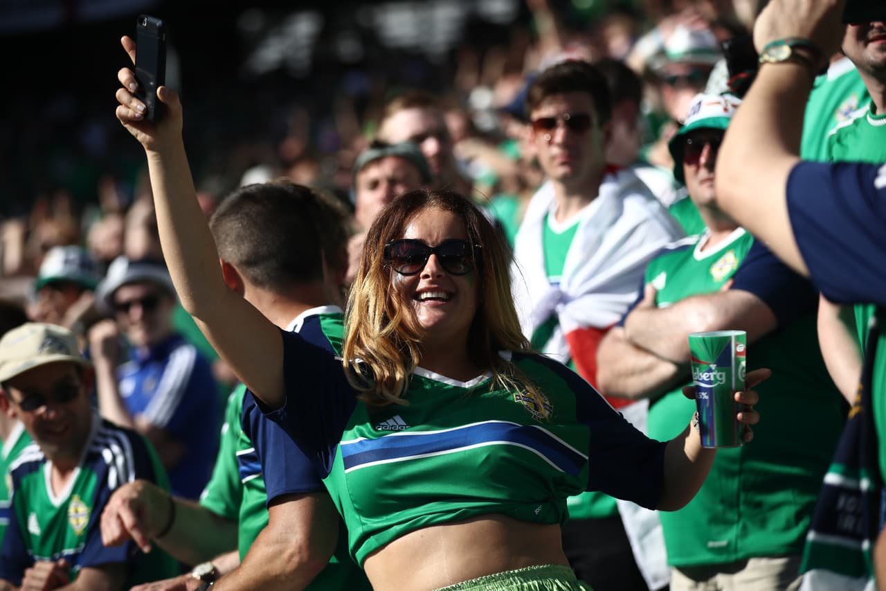 Las bellezas inundaron la Eurocopa y aquí te damos una probadita de estas dulzuras que apoyaron a sus equipos.