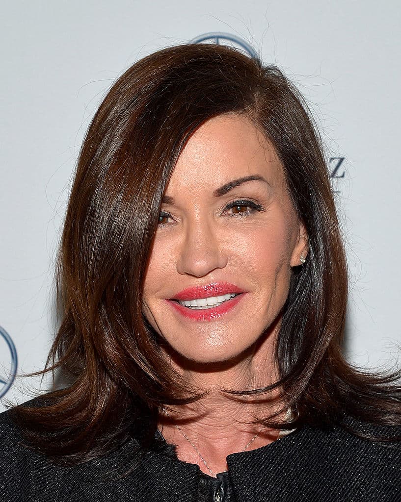 Dickinson dijo que le costó mucho trabajo llegar a donde está, a diferencia de Kardashian, que usó su presencia en las redes sociales para llamar la atención de Vogue y dijo que el hecho de que Kim apareciera en la portada de la revista "me daba ganas de vomitar".