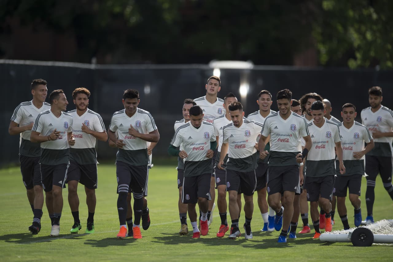 ‘Tata’ Martino perfila repetir ante Canadá, no descarta un cambio