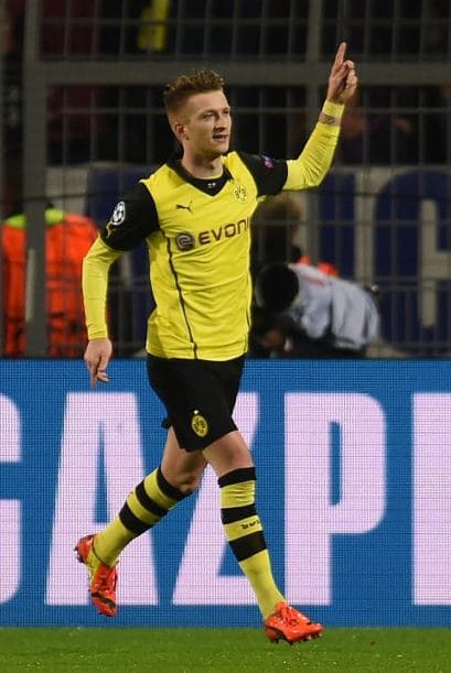 Con una calidad indiscutible, nadie pondría en entredicho la contratación del alemán Marco Reus. Con excelentes campañas en el Borussia Dortmund, Reus llegaría como figura y revulsivo al conjunto catalán.