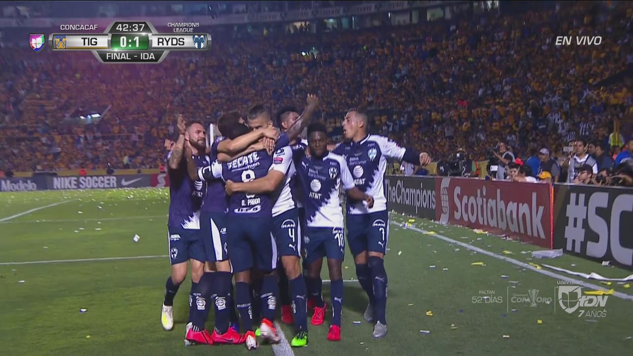 Nicolás Sánchez con un espectacular remate de cabeza marca el 1-0 sobre Tigres