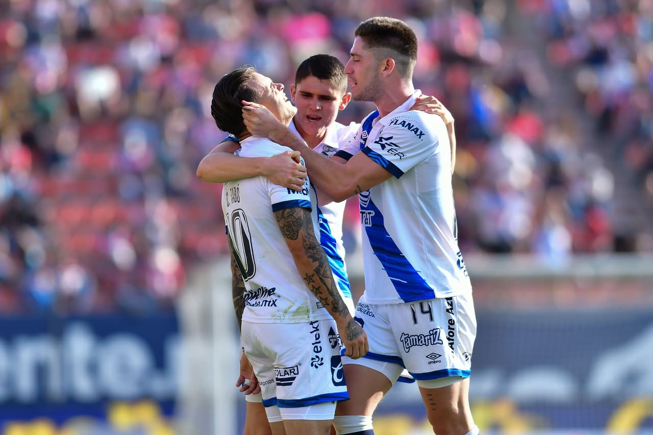 Santiago Ormeño, Christian Tabó, Daniel Álvarez y Guillermo Martinez son los encargados de marcar en la victoria 1-4 del Puebla sobre el Atlético San Luis.