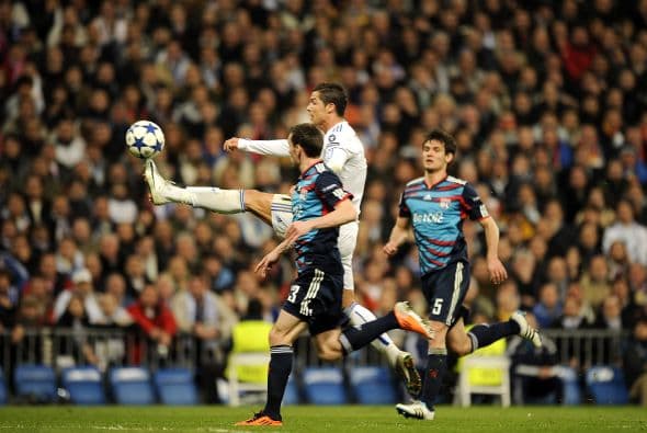 Cristiano intentó desbordar como suele hacerlo, pero se nota que aún le falta ritmo.