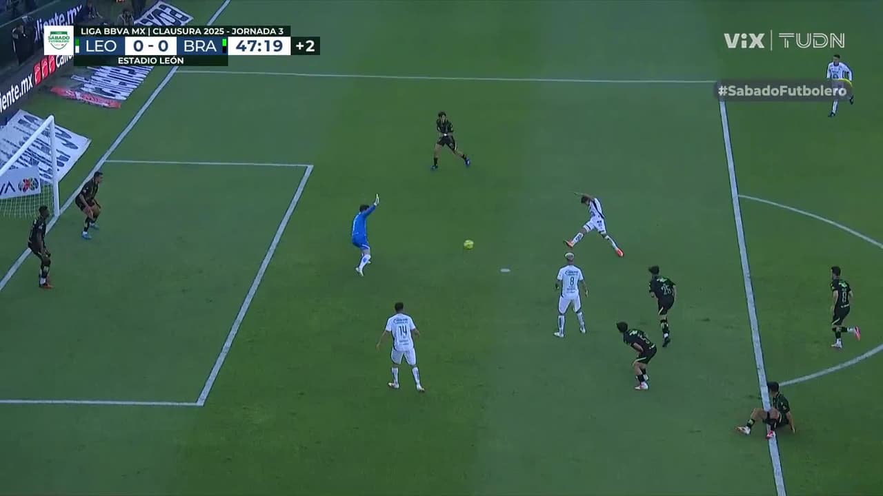 ¡Imponente! Jurado ataja tres disparos seguidos de León