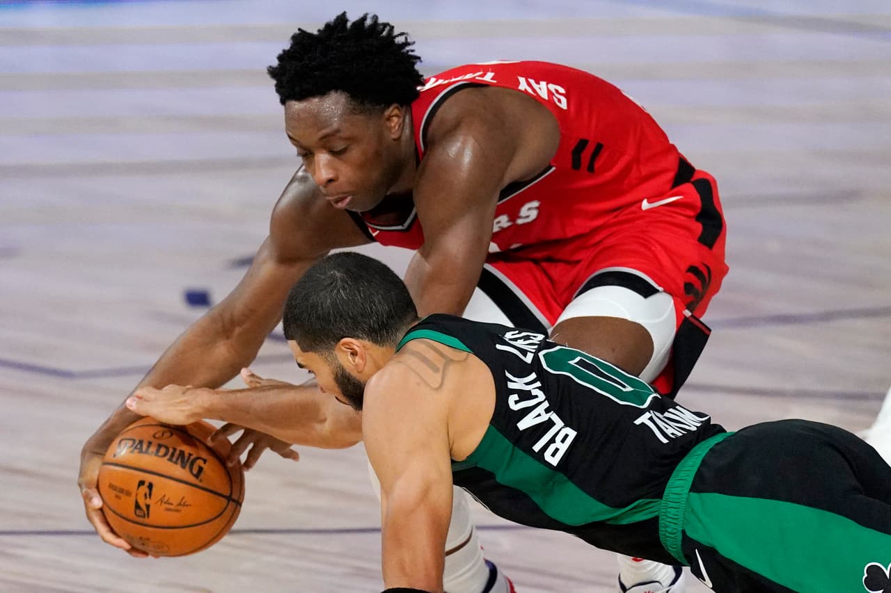 Jaylen Brown sale inspirado en el quinto partido, y con 27 puntos lleva a los Boston Celtics de nuevo a la victoria para poner la serie 3-2 a su favor.