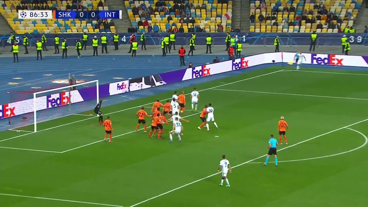 ¡TIRO ATAJADO! disparo por Stefan de Vrij.