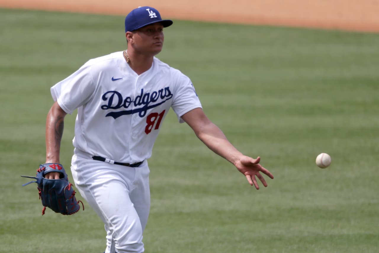 Mexicano Víctor González consigue primer triunfo en Grandes Ligas