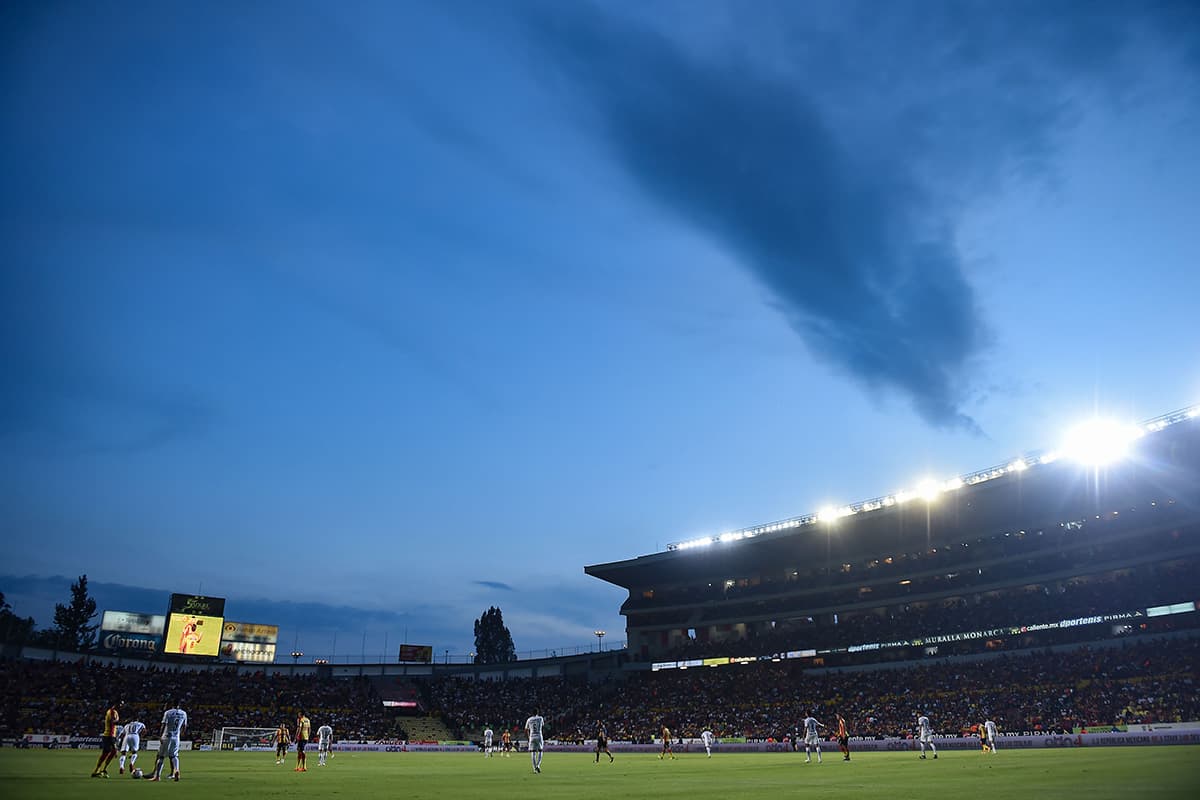 Durante el juego no había amago de lluvia pero finalmente el mal clima hizo que no se pudiera disputar más.
