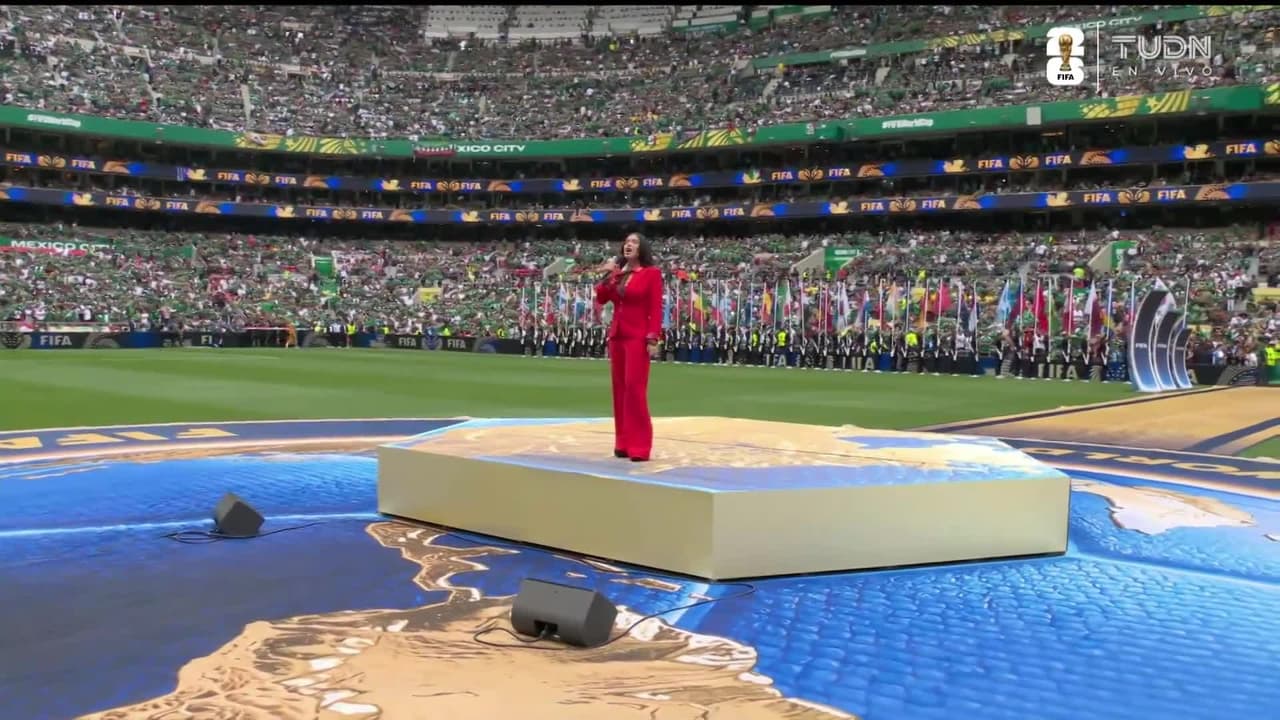 Salma Hayek da la bienvenida al Mundial 2026 desde el Estadio Ciudad de México
