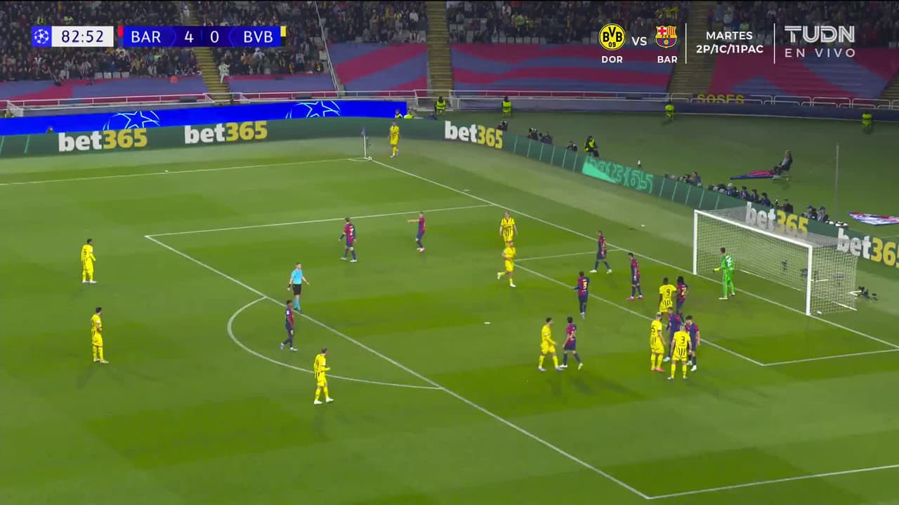 ¡TIRO ATAJADO! disparo por Niklas Süle.