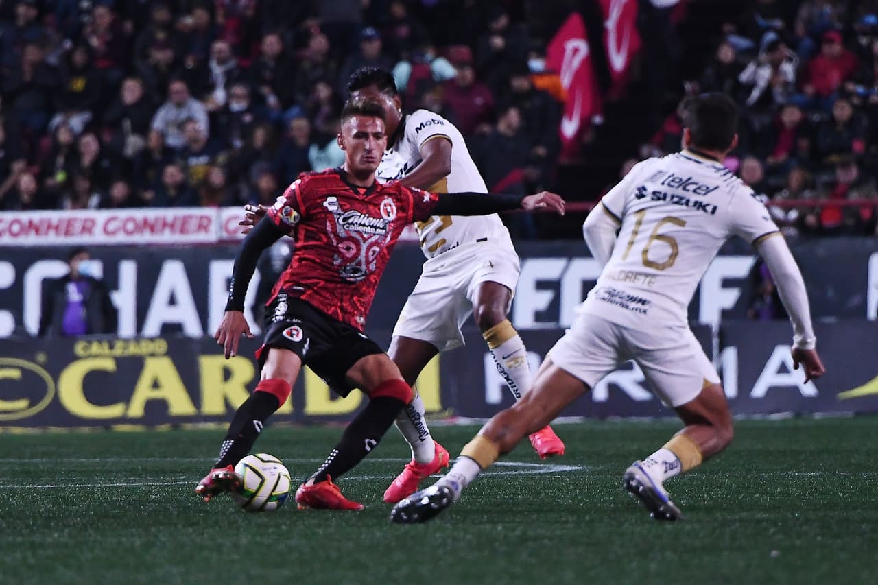 Xolos y Pumas no pasaron de un ríspido y, por momentos, soso empate sin goles en la Jornada 4. Los universitarios extendieron su racha negativa sin poder ganar en Tijuana y jugaron la segunda parte con 10 jugadores por la expulsión de Arturo Ortiz.