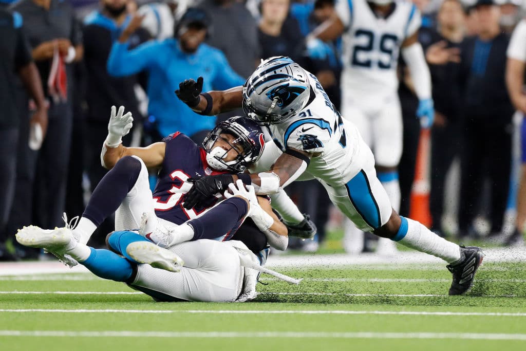 Las Carolina Panthers pierden a su mejor jugador pero vencen 24-9 a los Hpuston Texans.