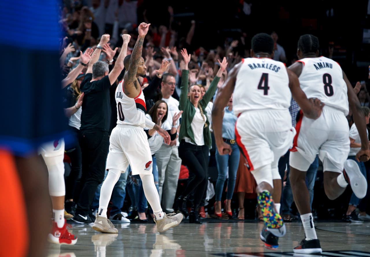 Las mejores imágenes del partidazo de Damian Lillard ante el Oklahoma City Thunder. El astro de los Portland Trail Blazers anotó 50 puntos y con un triplazo antes de que expirara el reloj, de casi media cancha, puso fin a la serie.