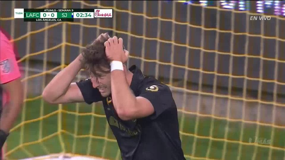 Tiro desviado de Tristan Blackmon