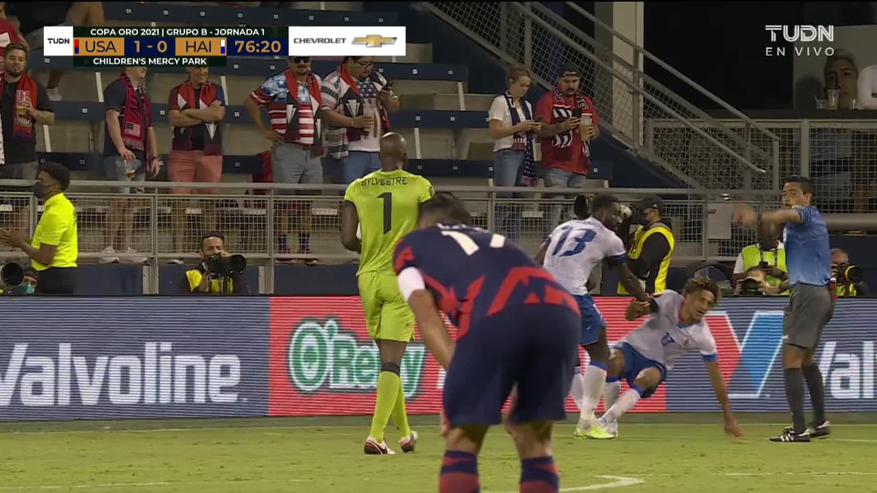 ¡TIRO ATAJADO! disparo por Daryl Dike.