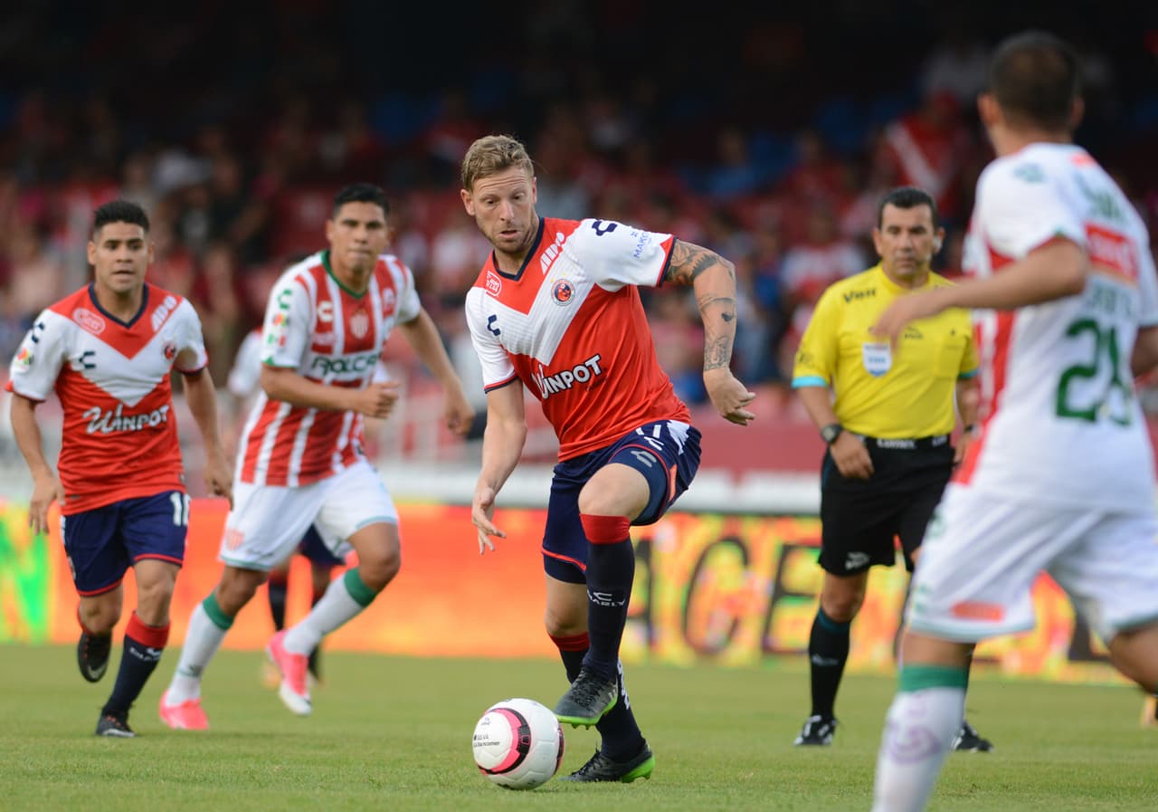 Los tímidos esfuerzos de los escualos fueron contenidos por una defensa muy bien trabajada.